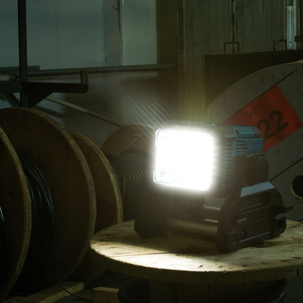 Makita LED-Baustrahler 14,4V-18V,230V DEADML811 Produktbild img7 L