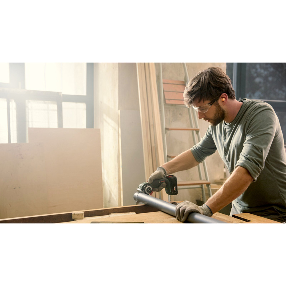 Bosch Akku-Säge AdvancedCut 18 mit NanoBlade-Technologie, 1 x PBA 18V 2.5 Ah Akku Produktbild img3 L