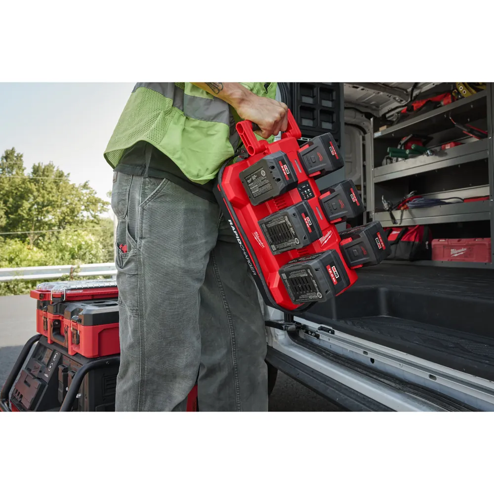 Milwaukee® M18MPC6 PACKOUT Schnellladegerät IN2 Produktbild img3 L