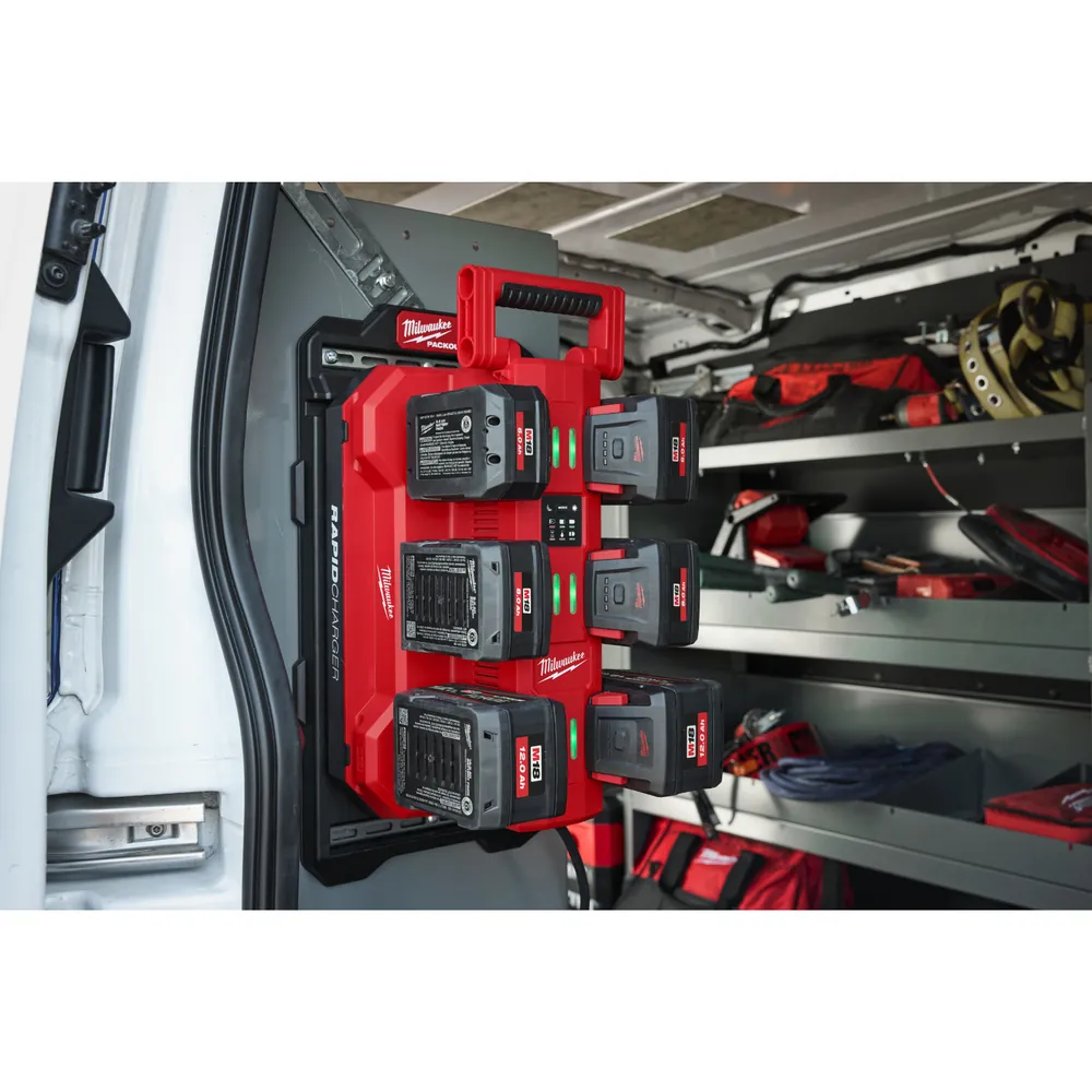 Milwaukee® M18MPC6 PACKOUT Schnellladegerät IN2 Produktbild img4 L