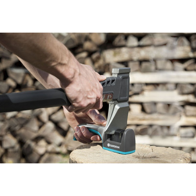 Produktbild von GARDENA - Schleifgerät 8712-20 für Messer und Äxte