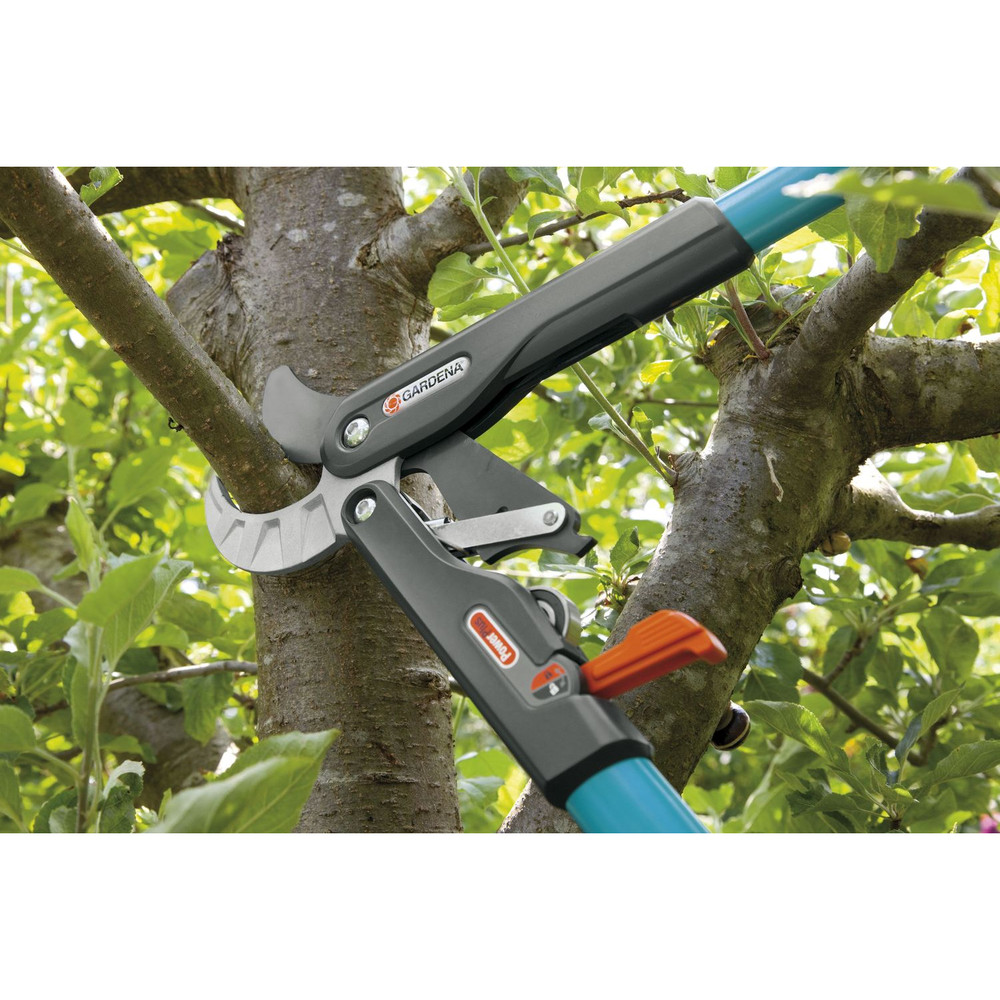 GARDENA SmartCut Ratschen-Astschere Produktbild img2 L