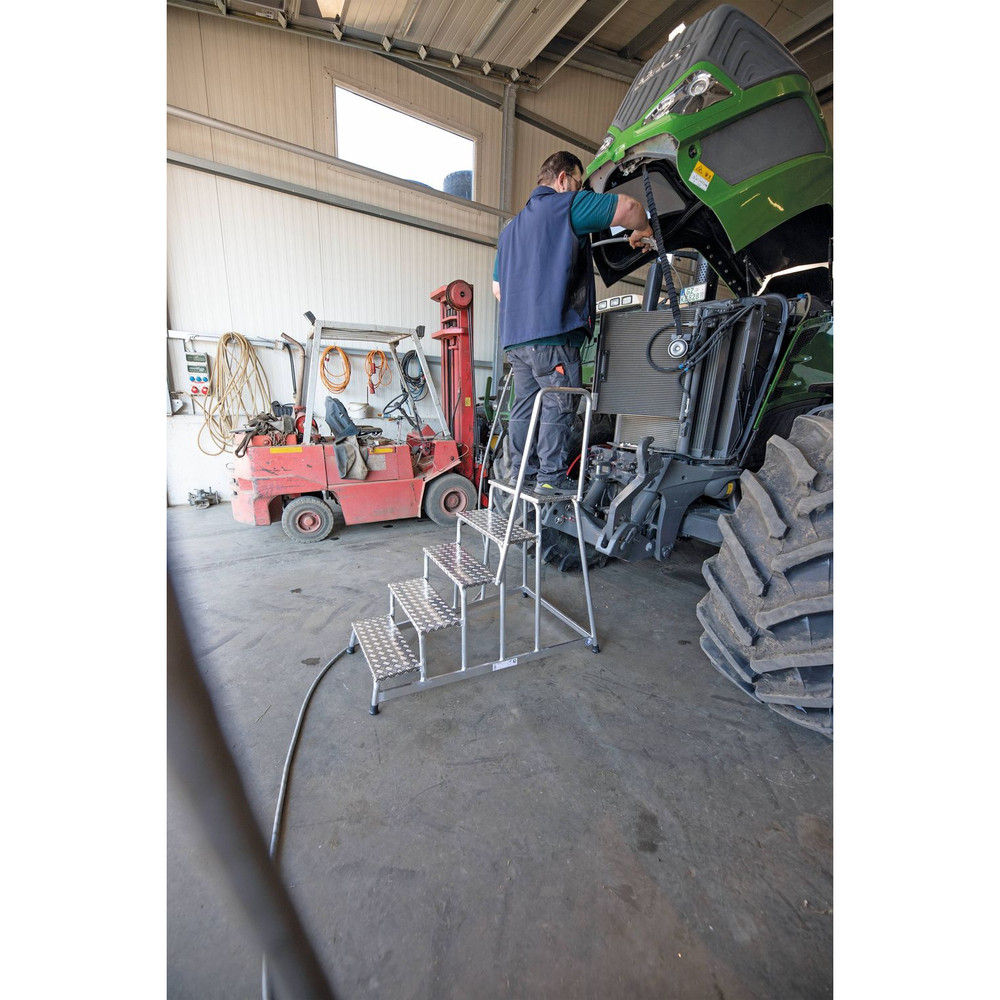 MUNK Günzburger Steigtechnik Arbeitspodest 5 Stufen Stufenbreite 550mm, Breite 550mm L 300mm Produktbild img4 L