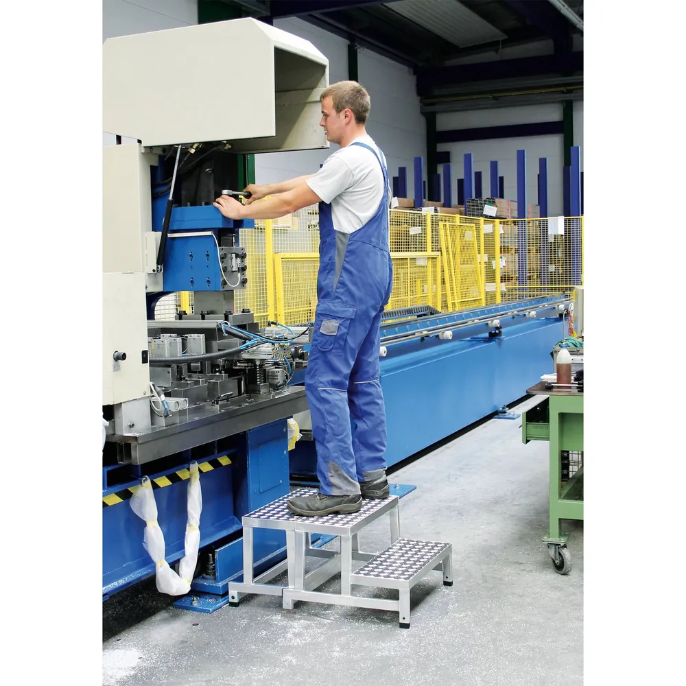 MUNK Günzburger Steigtechnik Modulares Arbeitspodest Grundmodul 2 Stufen, einseitig begehbar, 250mm Produktbild img2 L