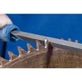 Produktbild von PFERD - Sägefeile mit Heft Dreikant extra schmal 150mm Hieb 2 universell zum Sc