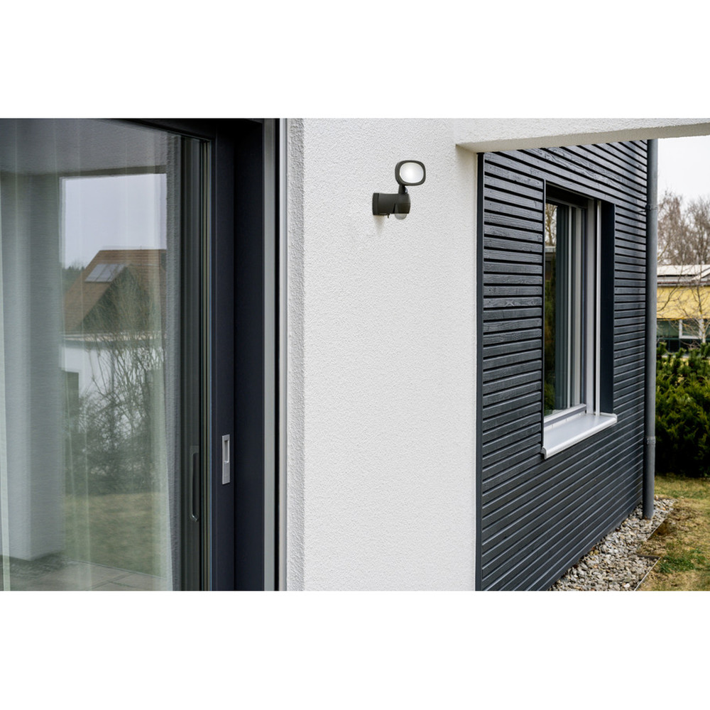 brennenstuhl Batterie LED Strahler LUFOS 400 mit Infrarot-Bewegungsmelder IP44 440lm Produktbild img10 L